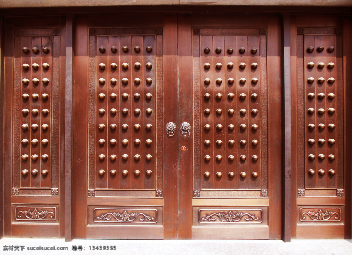 古建筑大门 古建 古建筑 中国元素 中国文化 辅首 古代门 古门 木门 门环 门钉 铆钉 铁门 古代的门 双扇门 门饰 装饰 花纹 浮雕 铜门 兽首衔环 园艺 园林 名胜摄影 园林建筑 建筑园林