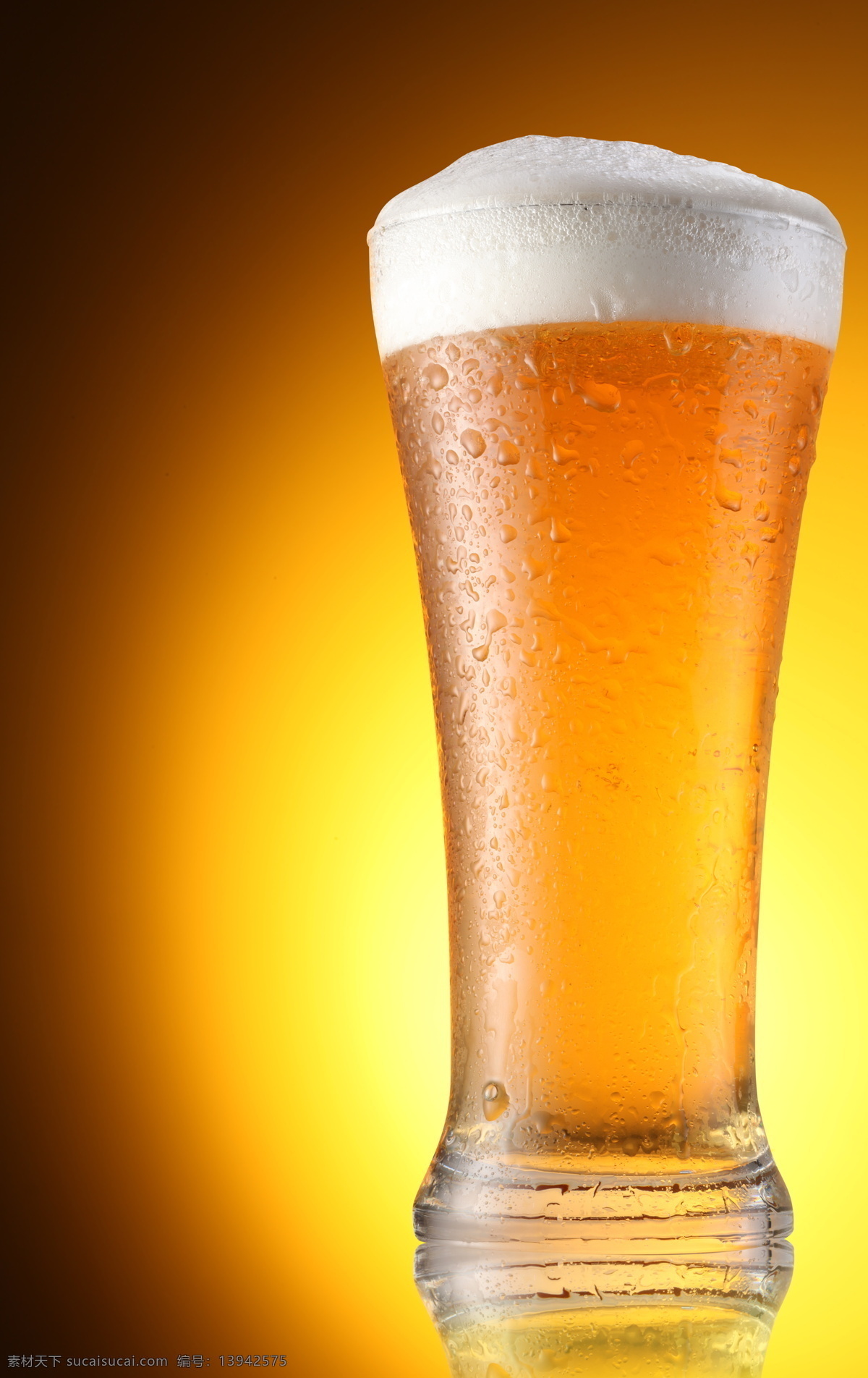 啤酒 酒杯 玻璃杯子 冰爽 饮料 酒水 冰镇啤酒 酒水饮料 餐饮美食 黄色