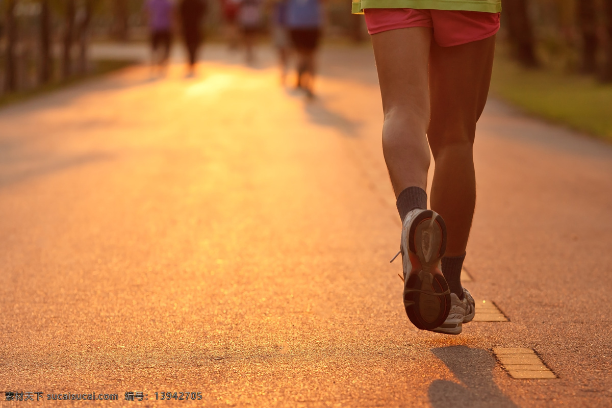 道路 上 跑步 人物 体育运动 跑步运动 锻炼 生活百科
