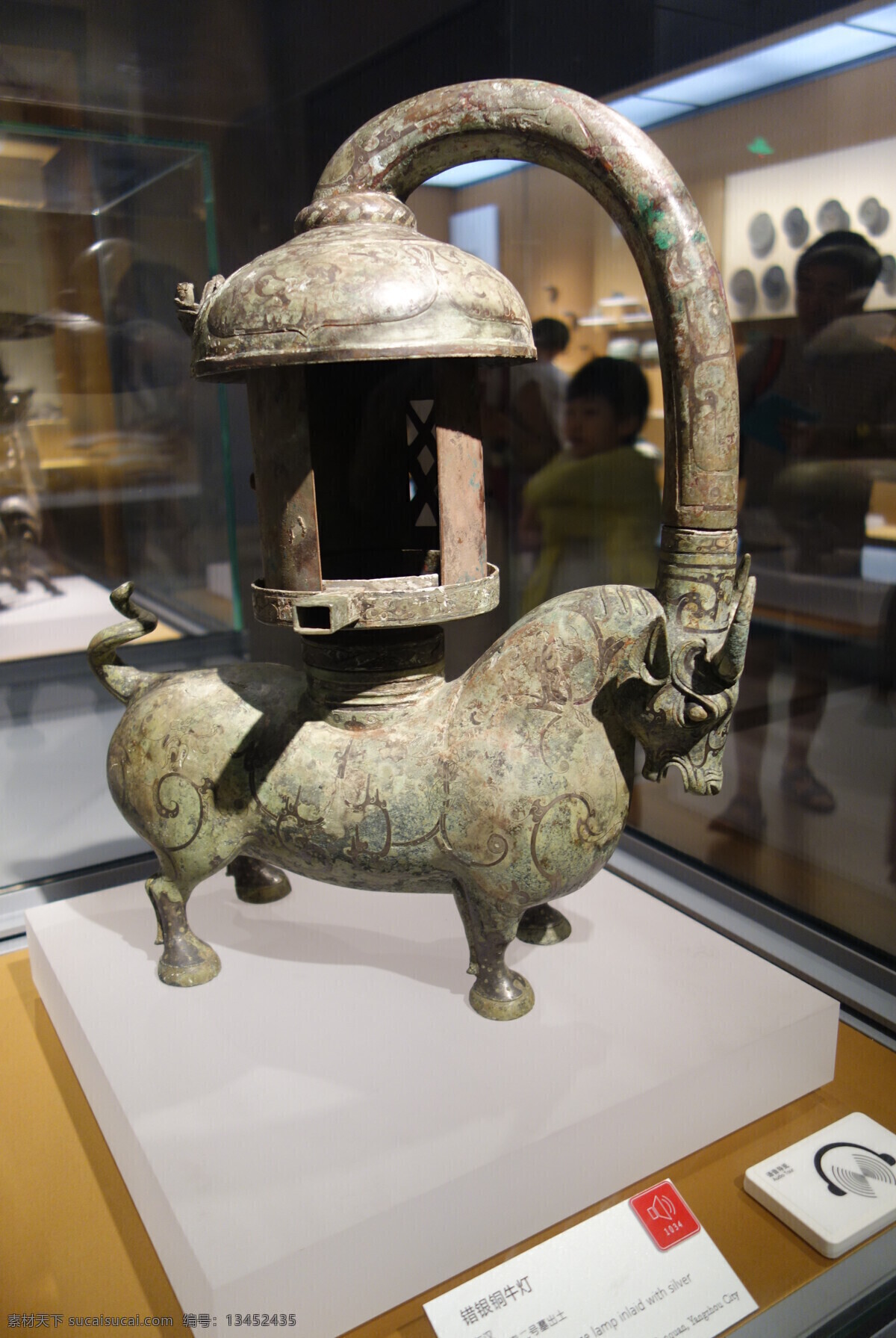 青铜器 艺术品 青铜雕塑 文物 展品 文化艺术 传统文化
