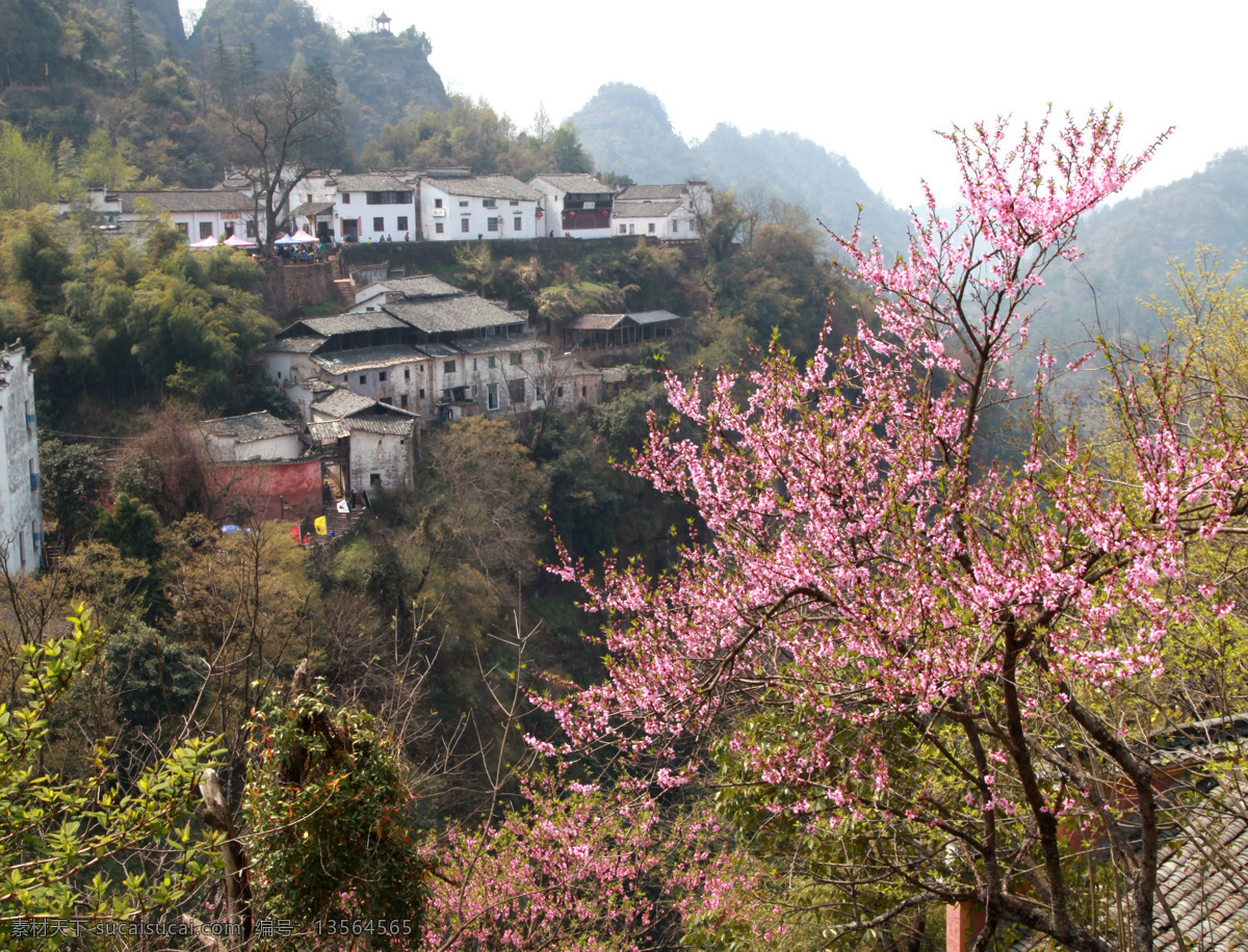 春季 盎然 春天 房子 花卉 绿色 山峦 树木 自然风景 春季盎然 自然景观