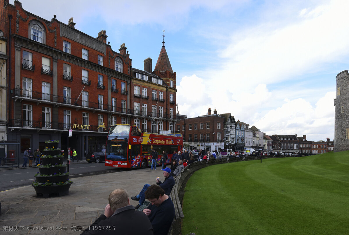 英国街景 城市街景 城堡 街景 街道 红房子 英国特色建筑 古建筑街景 街边草地 国外街景 异国风情 古建筑 旅游摄影 国外旅游