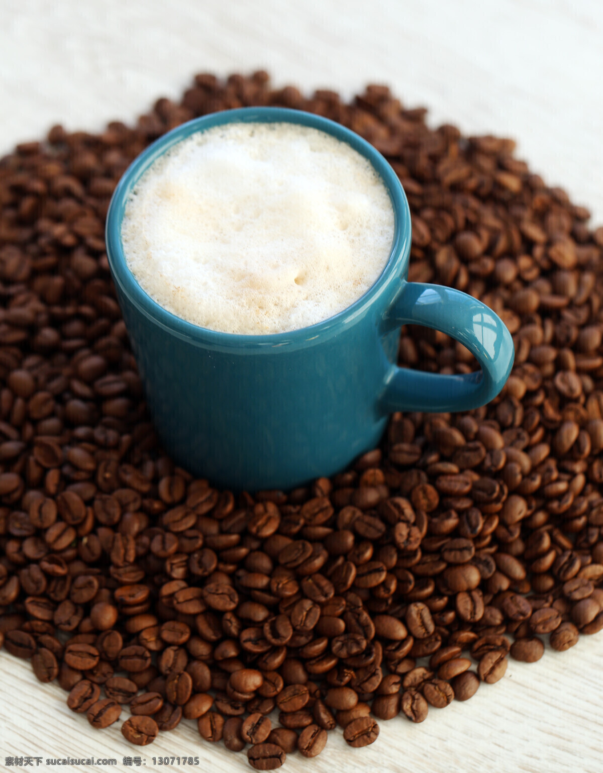 一杯 香 浓 咖啡 香浓咖啡 咖啡豆 咖啡杯 休闲饮品 食材原料 健康食品 酒水饮料 咖啡图片 餐饮美食