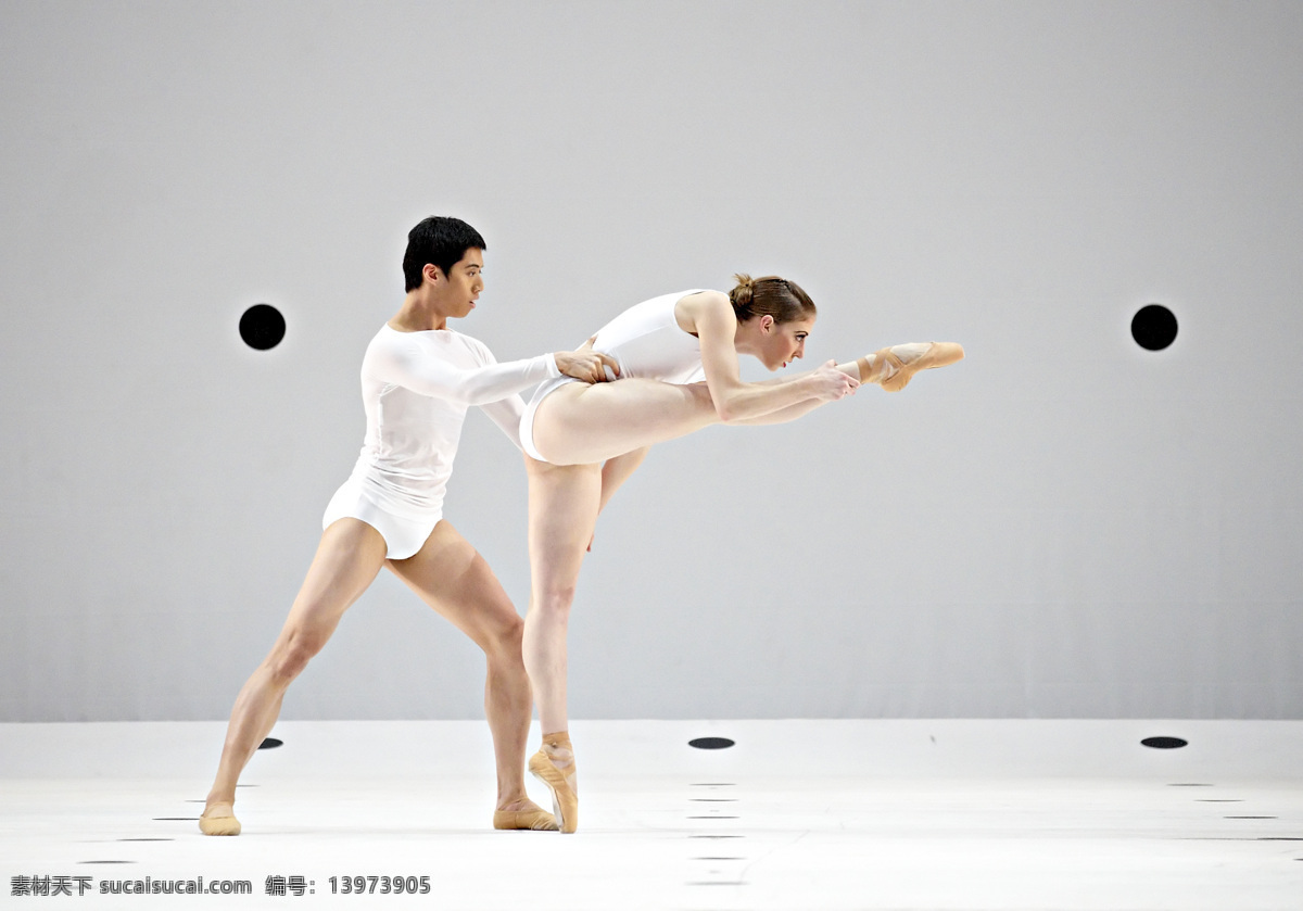 芭蕾 长腿 地板 高雅 美腿 男性 女性 墙壁 舞者 舞蹈 舞姿 舞鞋 西方 ballet 艺术 优雅 优美 室内 白衣 特写 造型 舞蹈音乐 文化艺术 psd源文件