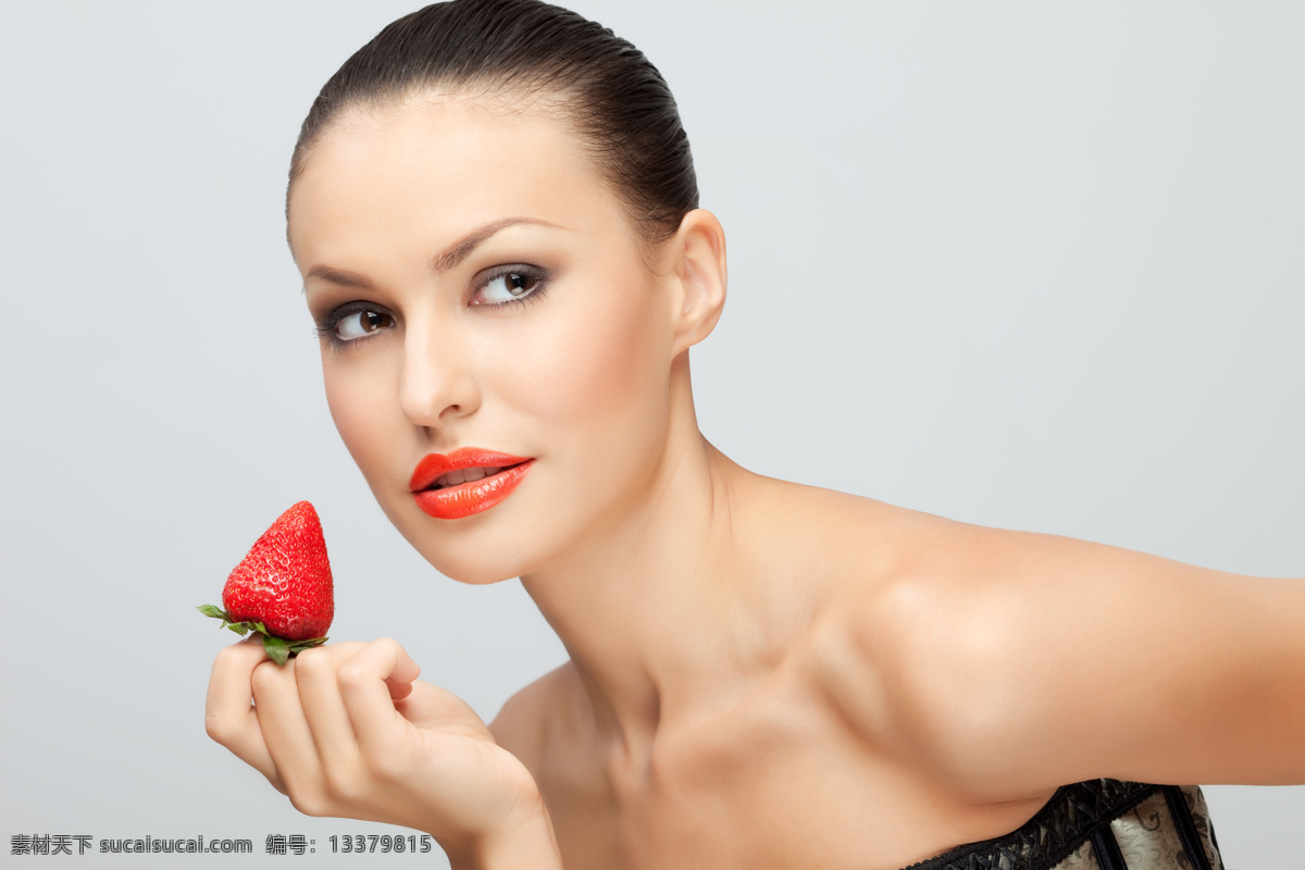 草莓 性感 女人 人物特写 人物 女性 女子 草莓与女人 性感女人 美女 食物与美女 食物 广告 草莓女人 红唇女人 美女图片 人物图片