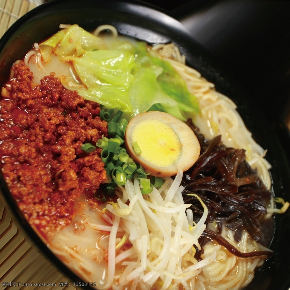 面食面条海报 手擀面 拉面 鸡蛋 美味 海报