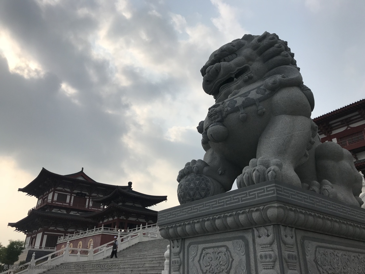 唐山龙泉寺 龙泉寺 唐山 石狮子 山门 庙门 寺院 唐代建筑 庙宇 佛教 宗教 阶梯 寺庙 佛门 烧香 风景 旅游摄影 国内旅游