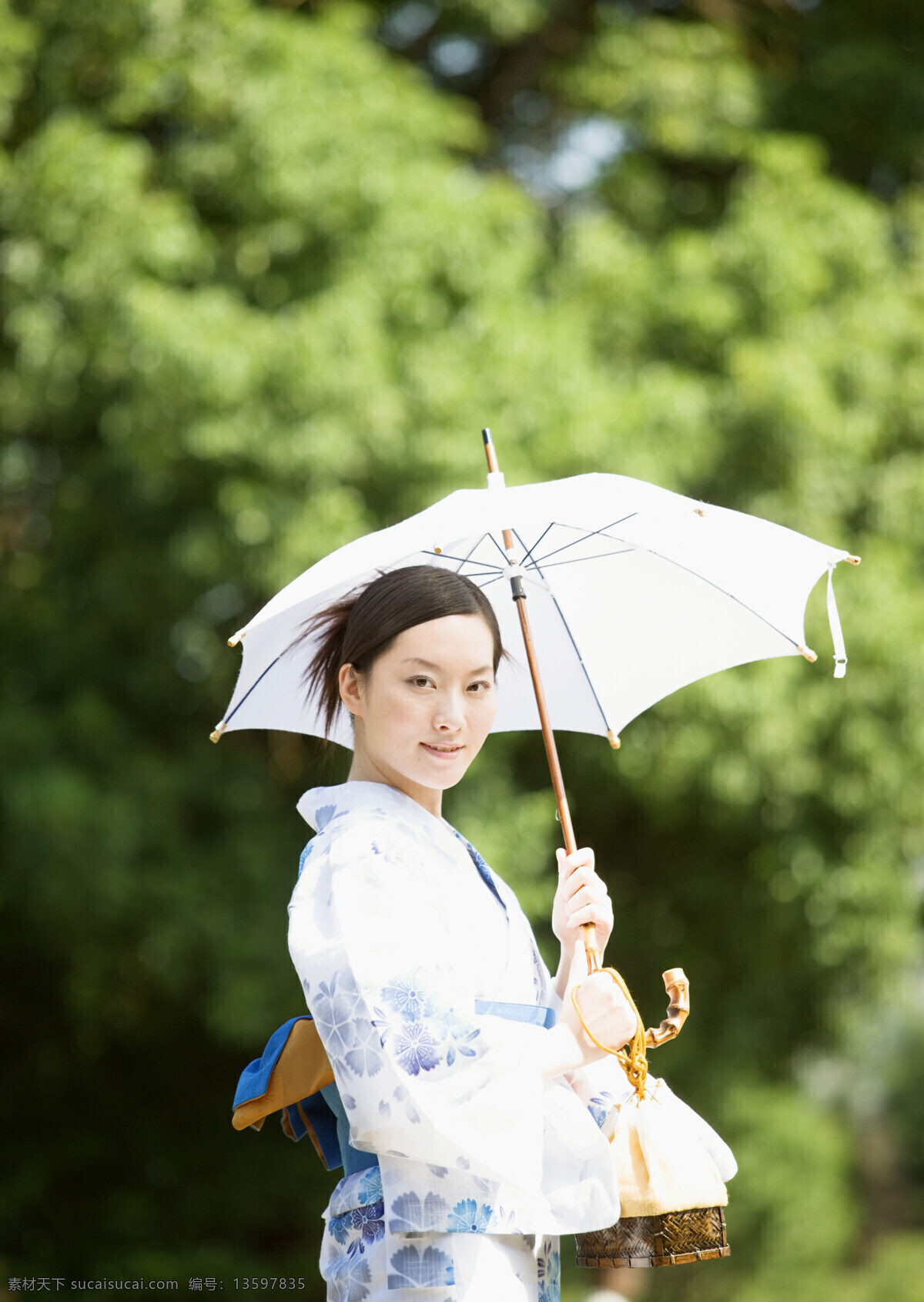 太阳伞 日本美女 日本夏天 女性 性感美女 日本文化 打伞 和服 模特 美女写真 摄影图 高清图片 美女图片 人物图片