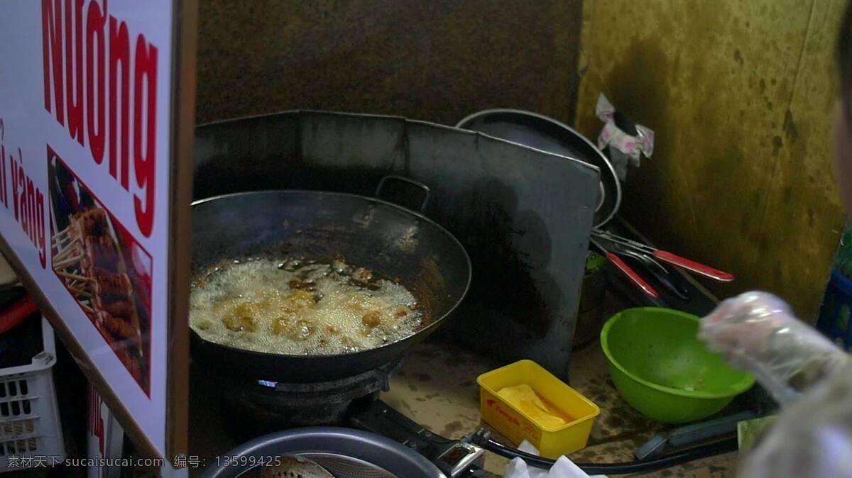 越南 女士 烹饪 街头 食品 食品和饮料 人 旅行 亚洲 旅游 假期 亚洲的 印度支那 文化 烹调 食物 传统的 工作 街头食品 街道 女人 厨师 油炸 美食 地方的 市场