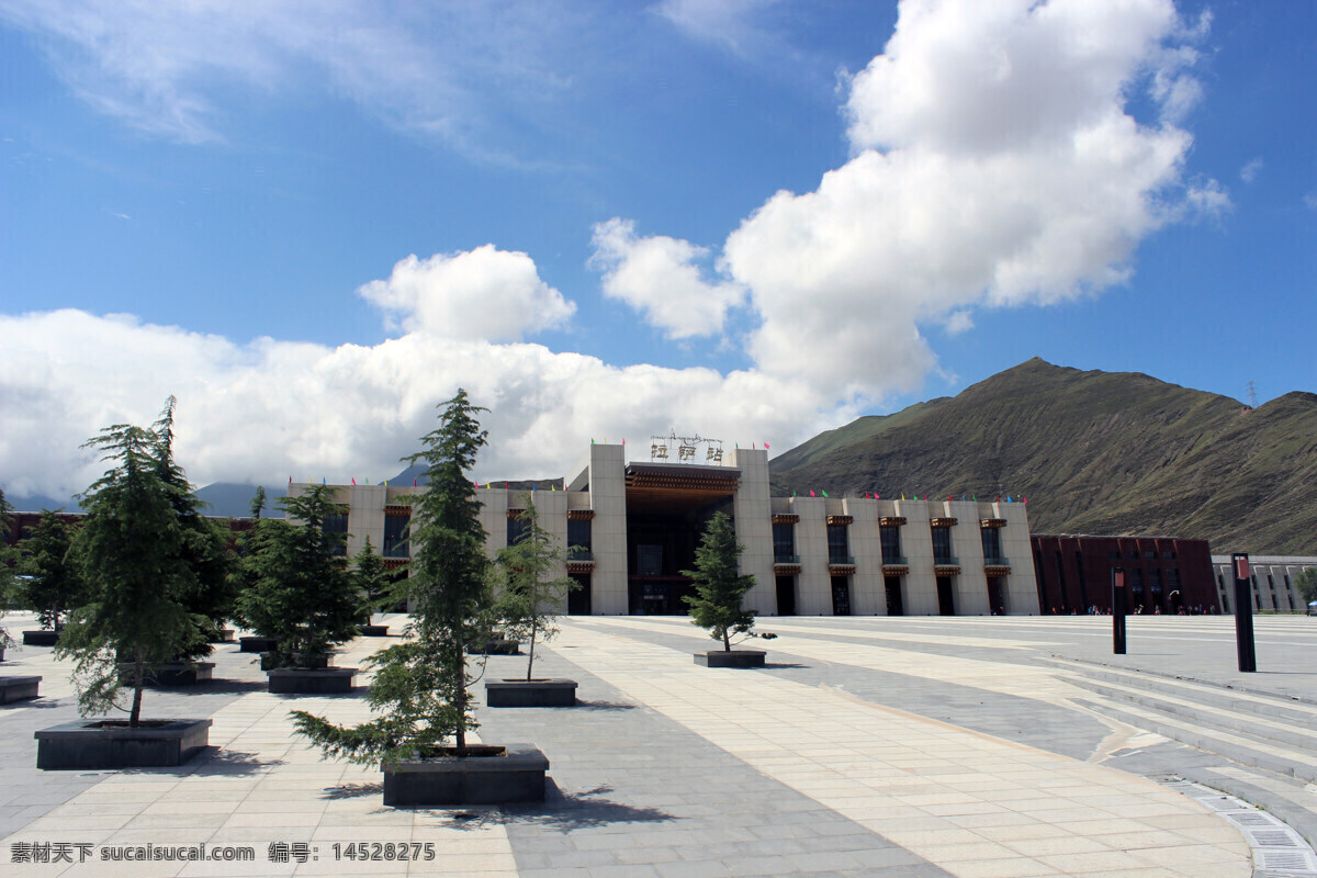 拉萨火车站 拉萨 火车站 西藏 蓝天白云 云彩 山峦 建筑 车站 城市 骑行川藏线 国内旅游 旅游摄影 灰色