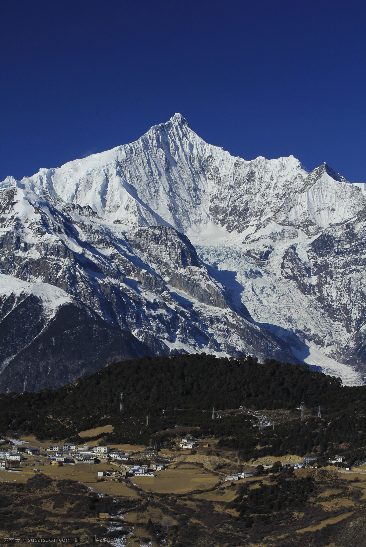 梅里雪山 雪山 高原雪山 高原 神山 云南 香格里拉 自然风光 旅游摄影 国内旅游