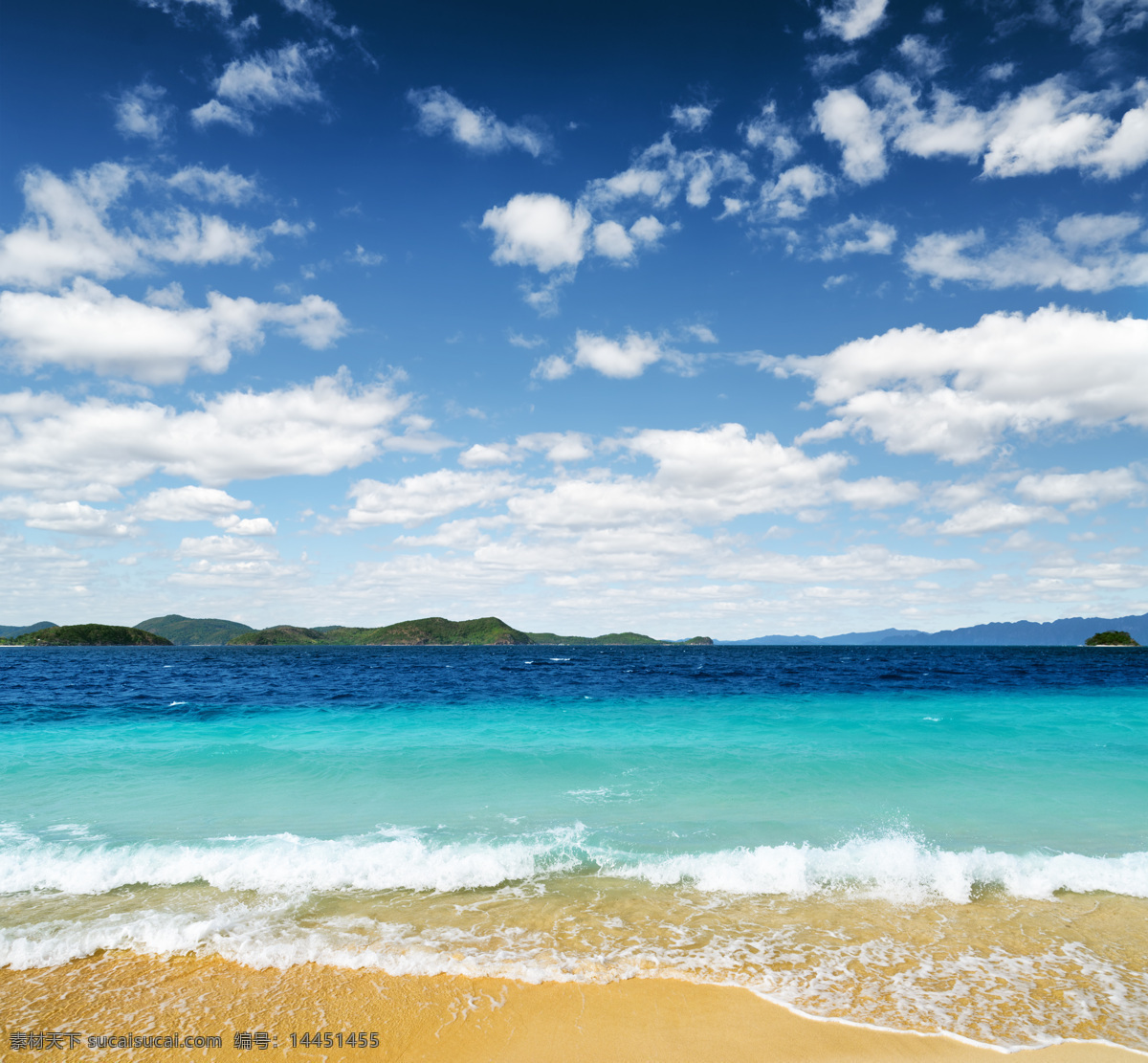 海边美景 海滩 海面 大海 海水 海边 蓝海水 沙滩 沙子 蓝天 小岛 岛屿 白云 云彩 热带风景 自然风景 自然景观
