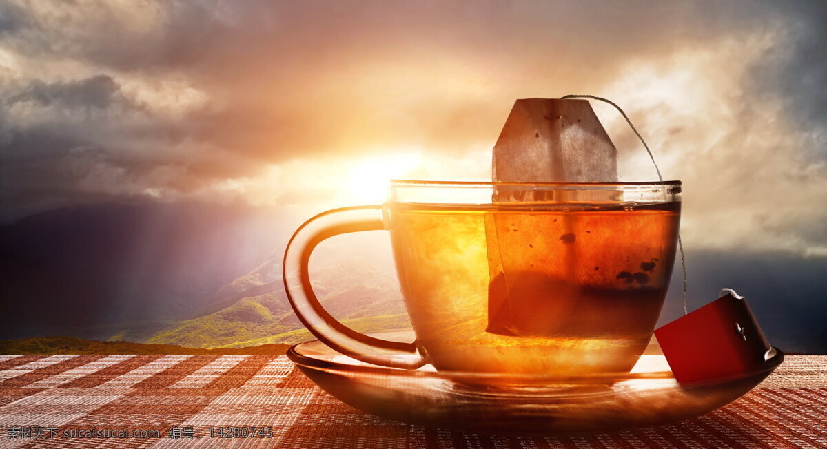一杯茶 茶水 茶杯 杯子 杯具 红茶 黄昏 阳光 逆光 落日 夕阳 残阳 余晖 日落 饮料 饮品 餐饮美食图片 餐饮美食 饮料酒水